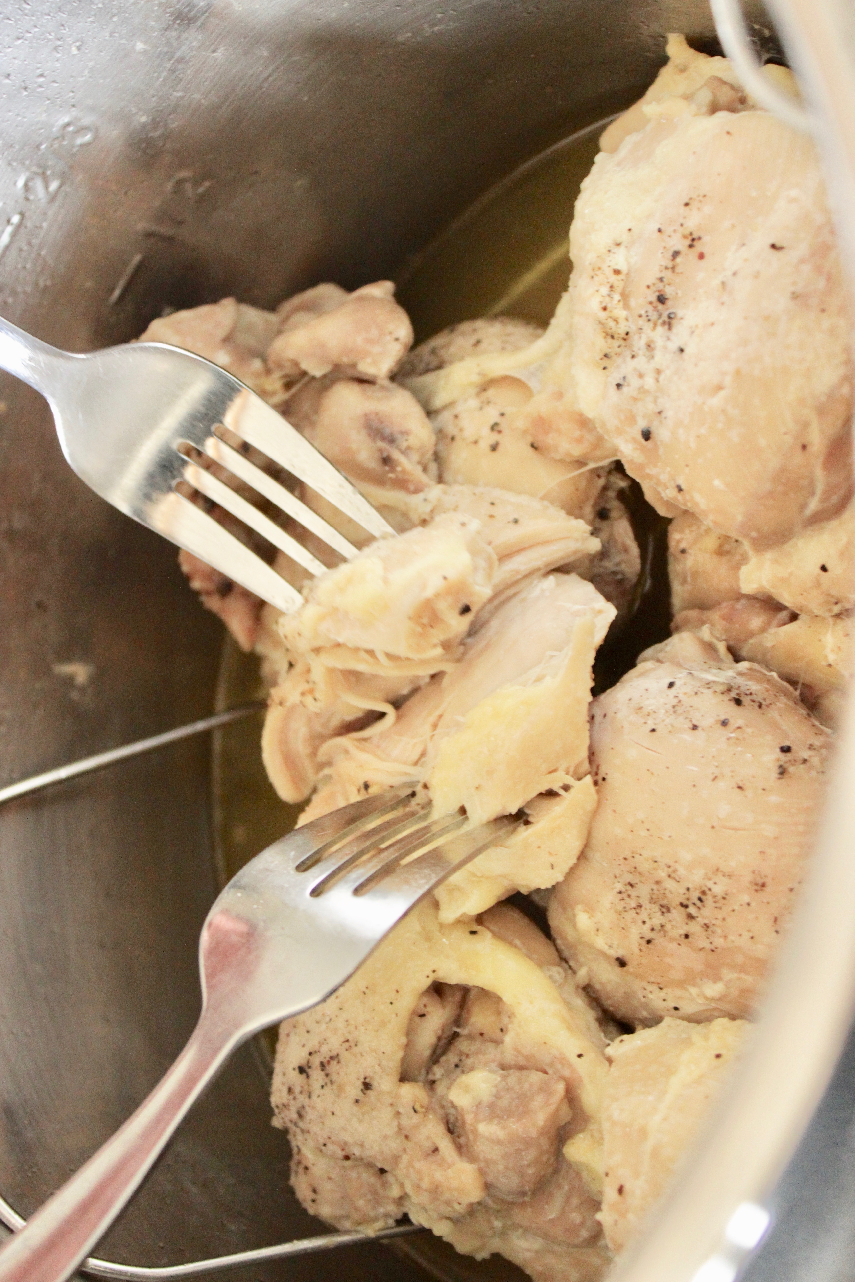 instant-pot-shredded-chicken-thighs