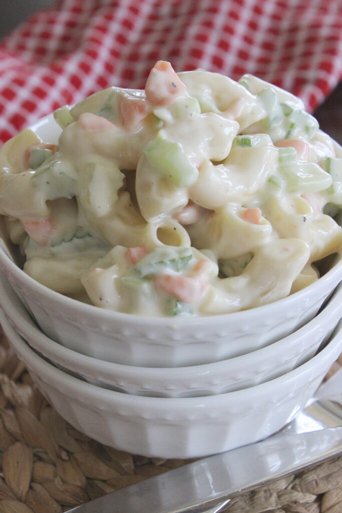 cold pasta salad with a white cream sauce